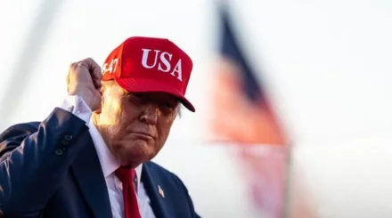 Трамп опубликовал свое ИИ-фото с инопланетянином