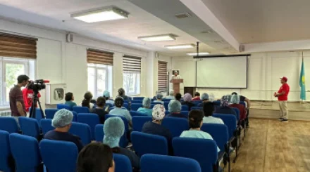  ЖСДП кандидаты шымкенттік дәрігерлермен кездесу өткізді 