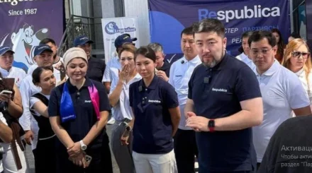   Қиындыққа қарамай өндірісін тоқтатпаған кәсіпорын: Respublica «Балмұздақ» зауытында болды   