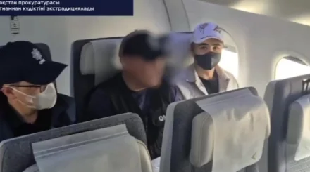  Халықаралық іздеуде болған блогер Қайсар Қамза Қазақстанға жеткізілді 