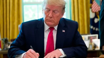 Трамп ударил по «родильному туризму»: что изменится для казахстанцев