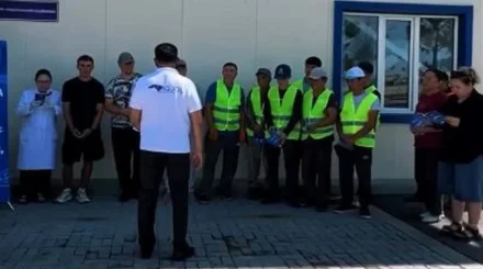«Ақ жол» өкілдері Талдықорғанда «Жетісу Мажико Агрокешені» ұжымымен кездесті