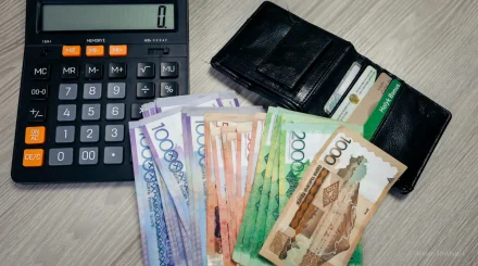 Отдал все долги Улданы: вдовец фельдшера рассказал, как потратил 20 млн тенге