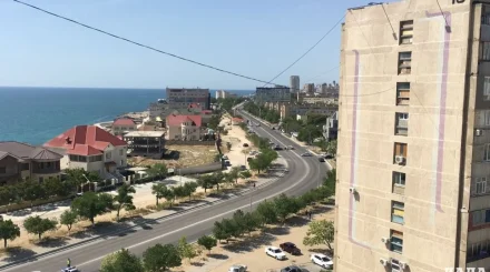Женщина погибла при падении с высотки в Актау