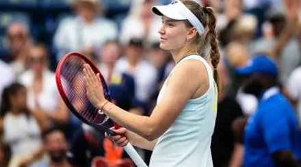 Елена Рыбакина вырвала выход в четвертьфинал турнира в Торонто