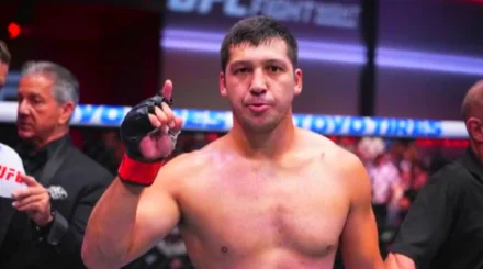 Казахстанцы предложили Нургожаю финансовую помощь после победы в UFC