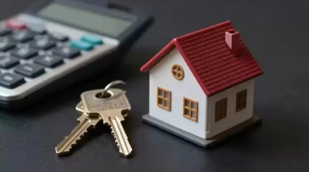 Отбасы банк қызметкерлері тұрғын үй кезегін жылжыту үшін ақша алған