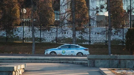 Қоғамдық орында боқтап, полицияға бағынбаған ер адам 25 тәулікке қамалды