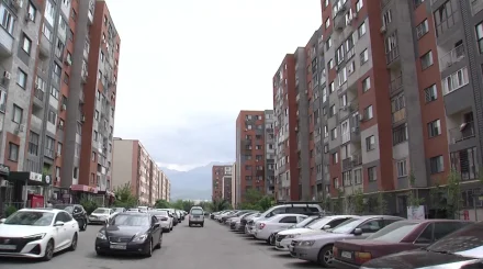 Алматыда құрбыларына қонаққа кеткен 17 жастағы қыз 7 қабаттан құлап, көз жұмды