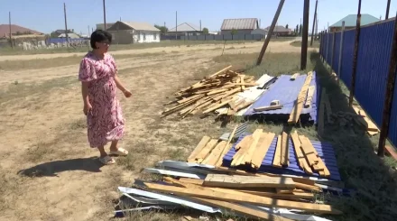 Разрушительный ураган в Актюбинской области: сельчане недовольны размером компенсаций