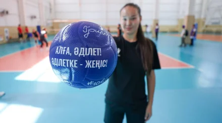 Десятикратные чемпионки Казахстана поддержали партию "Әділет" на выборах