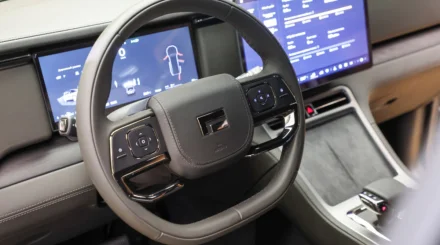 Безопасность под вопросом: автоэксперт нашел противоречие в новых правилах ввоза машин