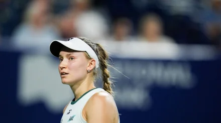 Елена Рыбакина проиграла Швентек в финале турнира в Торонто