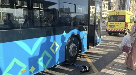 В Астане несовершеннолетний на электросамокате попал под колеса автобуса