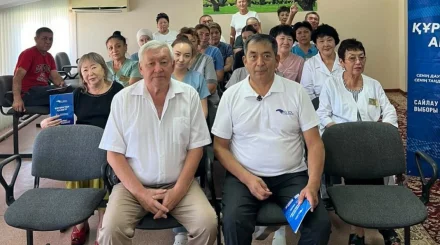  «Ақ жол» партиясының үміткерлері дәрігерлермен медицина саласының мәселелерін талқылады 