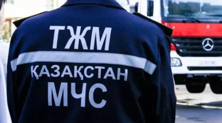 В горах Казахстана для потерявшихся туристов устанавливают ящики с аварийным запасом
