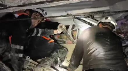 В Баку обрушился потолок в магазине: женщина оказалась под завалами
