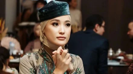  Әнші Мөлдір Әуелбекова эфирден тыс қалғаны туралы жазба жариялады 