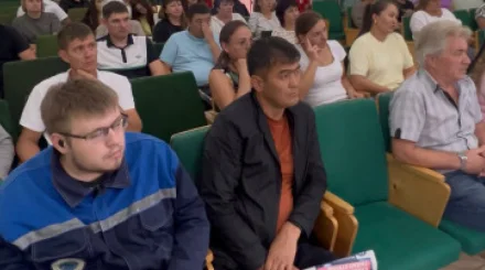   ЖСДП-ның өкілдері павлодарлық жұмысшылардың жағдайымен танысты   