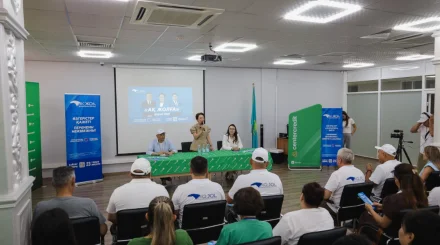  «Ақ жол» партиясының мүшелері Шығыс Қазақстанда банк қызметкерлерімен кездесті 