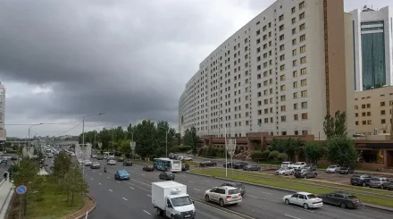 Синоптики предупредили о непогоде: дождь с грозой ожидаются в Астане