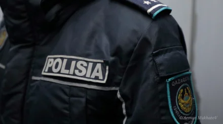 Алматыда ойыншық тапаншамен видео түсірген ер адам ұсталды