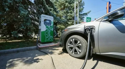 Пока бензин дорожает в Казахстане, зарядка электрокаров сохраняет цену