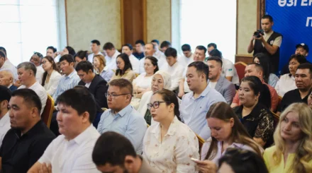   «Ақ жол» партиясы бизнес және банк секторы өкілдерінің басын қосты   
