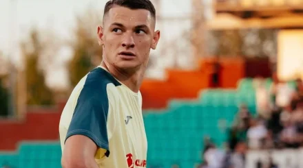 Ислам Чесноков жаңа клубында ресми таныстырылды