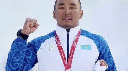 Паралимпиада чемпионы Ербол Хамитов Италияда жол апатына түсті