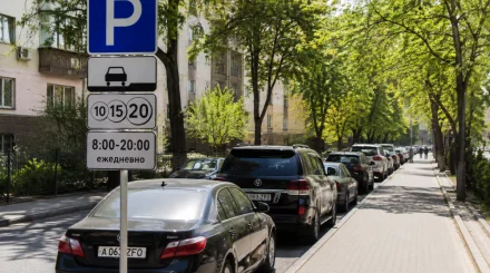 В Алматы парковка у дома стала бесплатной: кто может не платить уже с 16 августа