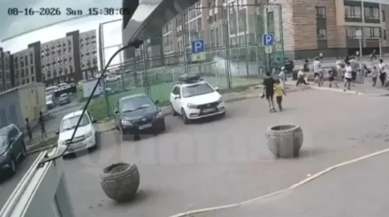 «Жағдайы ауыр»: Астанада баланы футбол алаңының жанында тоқ соқты