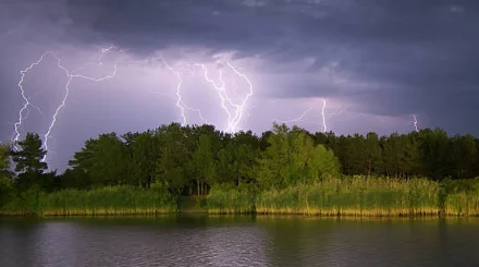   Өңірлерде жаңбыр, найзағай, күндіз бұршақ күтіледі   
