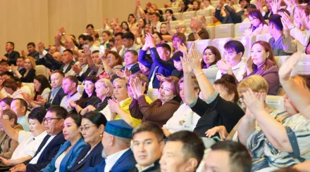  «Әділет» партиясы ел өңірлерінен жиналған МИБ, ПИК төрағалары мен сарапшылармен тұрғын үй-коммуналдық шаруашылық мәселелерін талқылады 