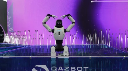 Гуманоидные роботы станцевали «Қара жорға» в Астане