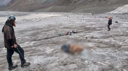 Алматы тауларындағы мұздықтан адам денесі табылды