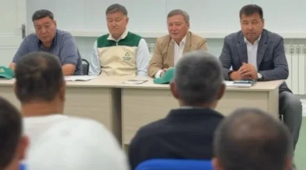 Развитие спорта и поддержка молодежи: "Ауыл" встретилась со спортсменами Казталовского района