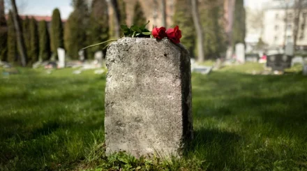 Каждый третий казахстанец вынужден влезать в долги из-за похорон