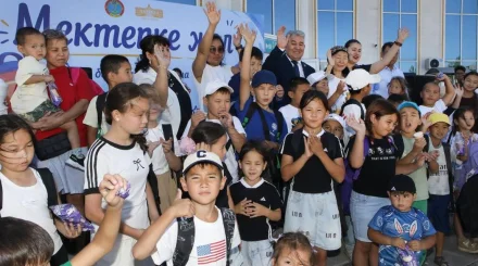«Мектепке жол»: Астанадағы Достық үйінде қайырымдылық акциясы өтті