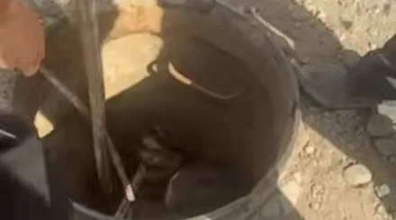 Двое рабочих потеряли сознание в канализационном люке в ВКО (ВИДЕО)
