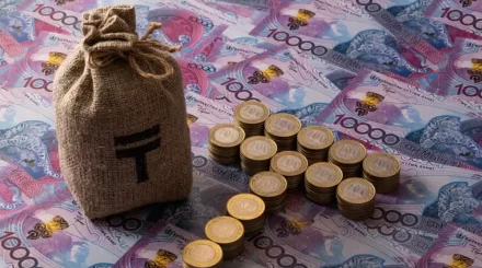 Доходность длинных депозитов в Казахстане упала до 5,3%