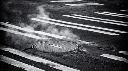 Двое рабочих потеряли сознание в люке в ВКО