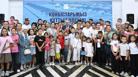 Жетісу облысының әкімі талдықорғандық 51 отбасына жаңа баспана кілттерін тапсырды