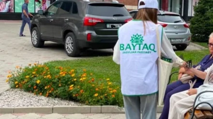 Представители партии "Байтак" провели встречи с жителями Павлодара