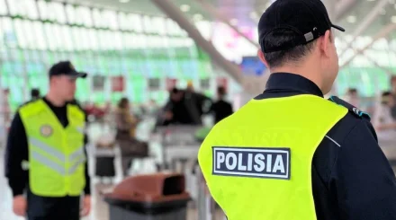  Атырау әуежайында бет-жүзін тұмшалаған 6 жолаушы жауапкершілікке тартылды 