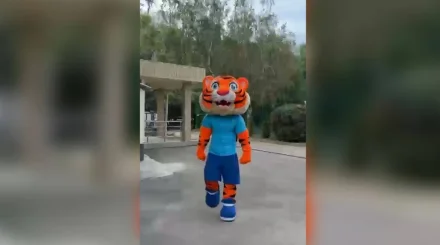 Балхашский тигр Туран посетил Алматы