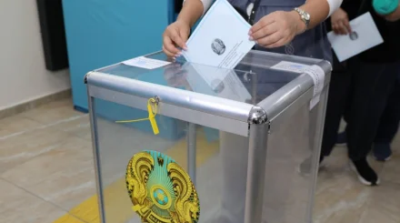 В Алматы завершилось голосование на выборах депутатов Курылтая: явка составила 43,23%