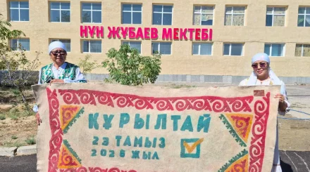  Маңғыстауда қолөнер шебері сайлау күні мектеп мұражайына ұлттық бұйым тарту етті 
