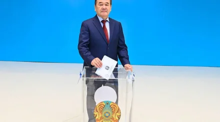 Қызылорда облысының әкімі Мұрат Ергешбаев Құрылтай сайлауында дауыс берді