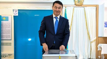 Алматы әкімі Құрылтай сайлауында дауыс берді